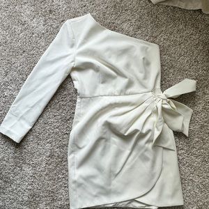 One Shoulder Long Sleeve White Gianni Bini Dress